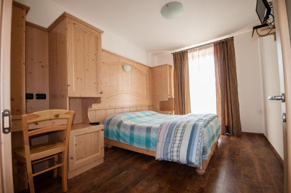 B&B Ledro Affittacamere Mezzolago Δωμάτιο φωτογραφία